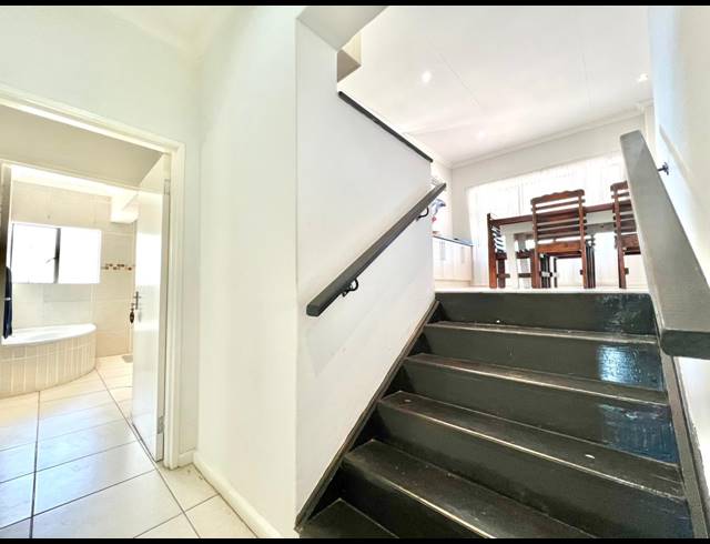 5 BEDROOM HOUSE FOR SALE IN PARADISE BEACH
